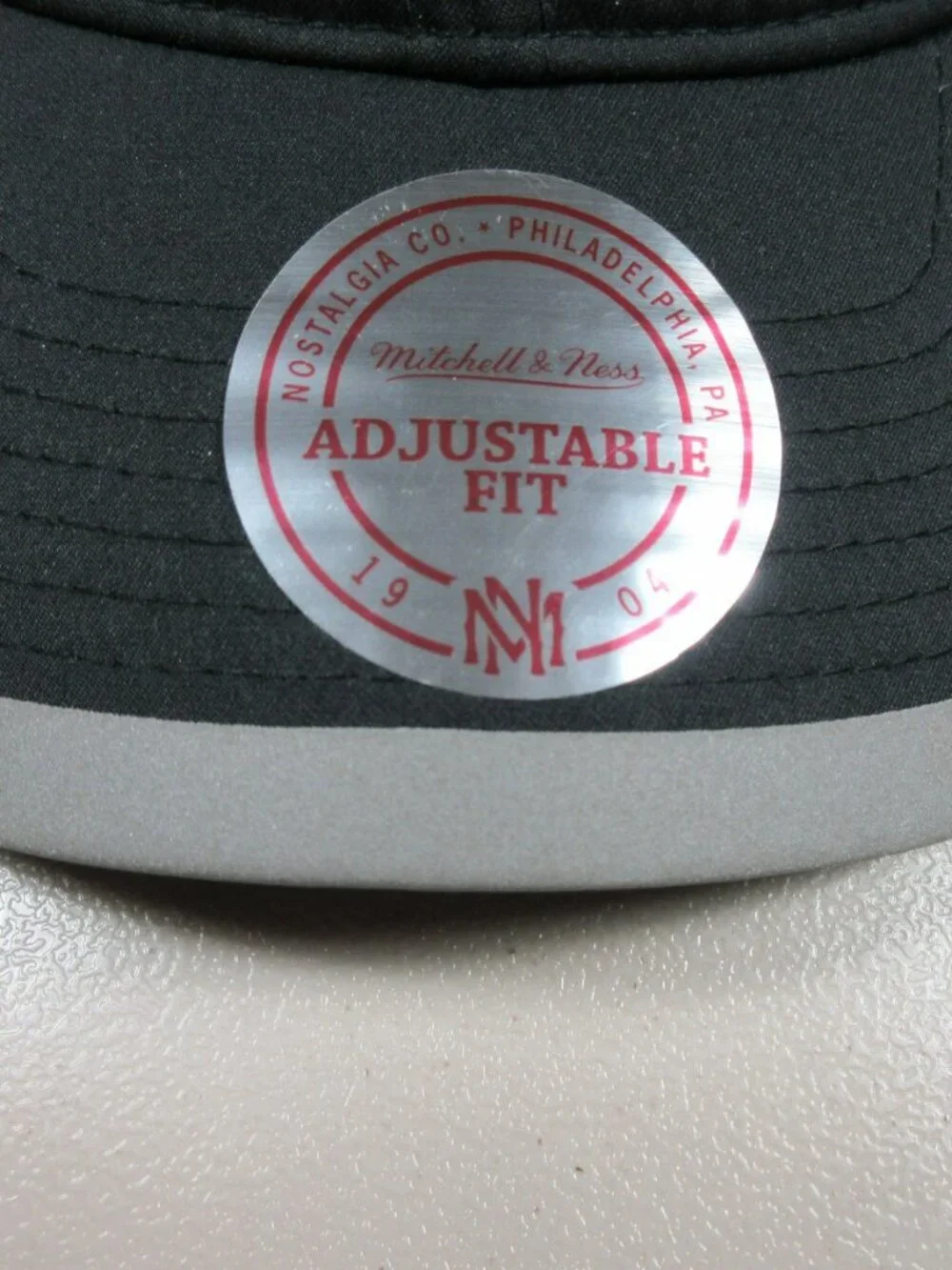 Mitchell & Ness mens black gray Chicago Bulls NBA strapback tech golf hat NWT